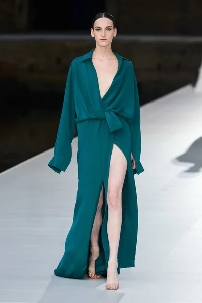 Look 13